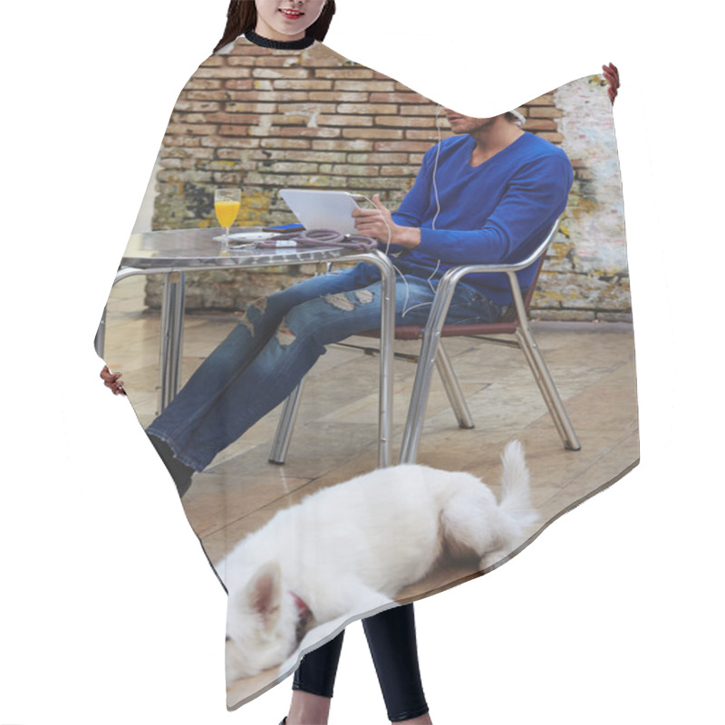 Personality  Young Man With Tablet Pc Touch With Dog Hair Cutting Cape