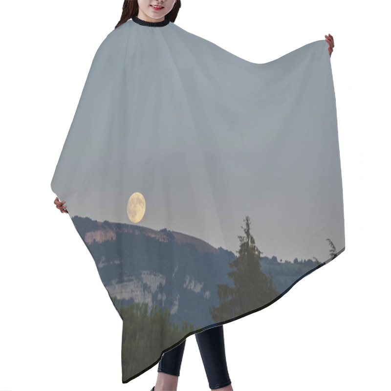 Personality  Full Moon Rise Hair Cutting Cape