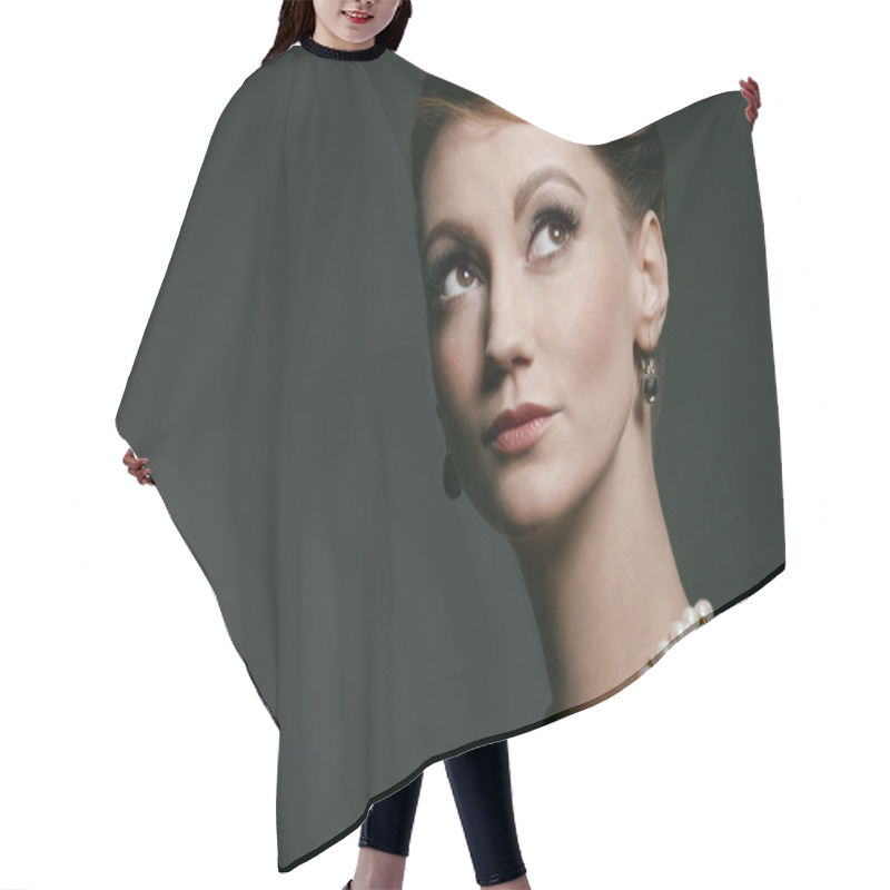 Personality  Retro Portrait Hair Cutting Cape