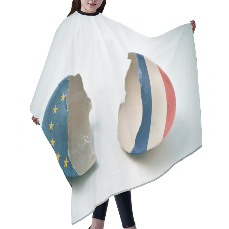 Personality  Cracked Eggshell With European And French Flags Hair Cutting Cape