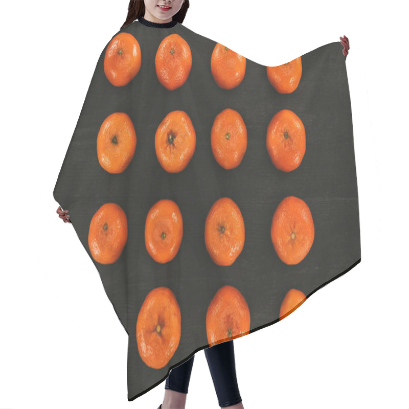 Personality  Top View Of Arranged Mandarins On Black Wooden Surface Hair Cutting Cape