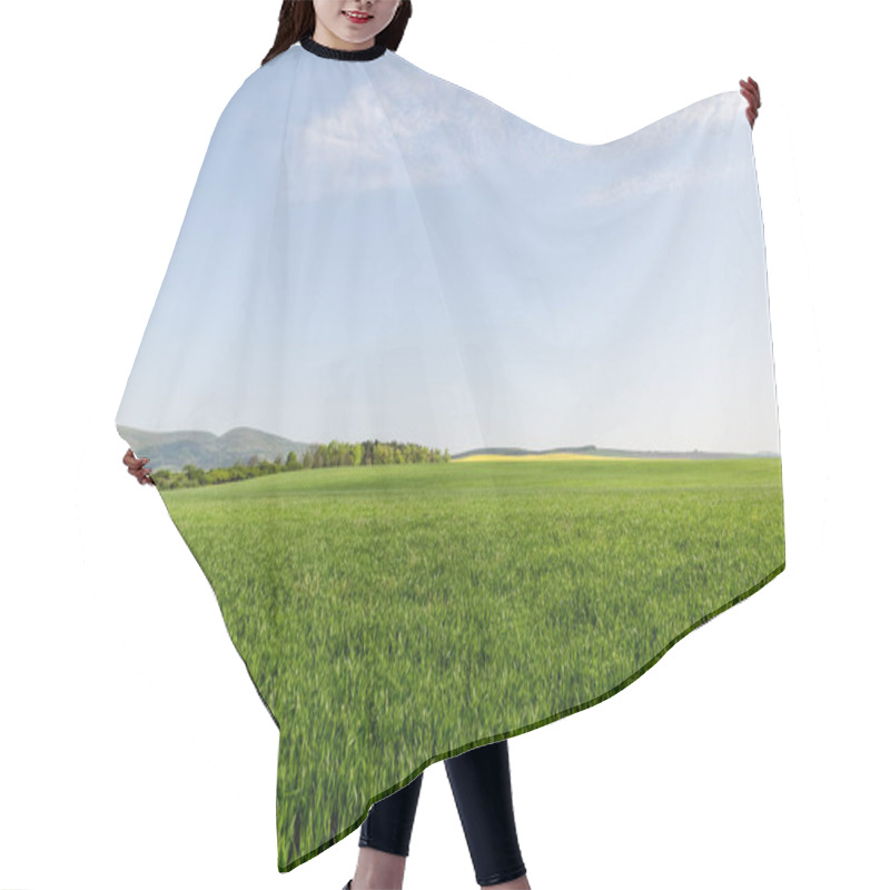 Personality  Field And Blue Sky Hair Cutting Cape