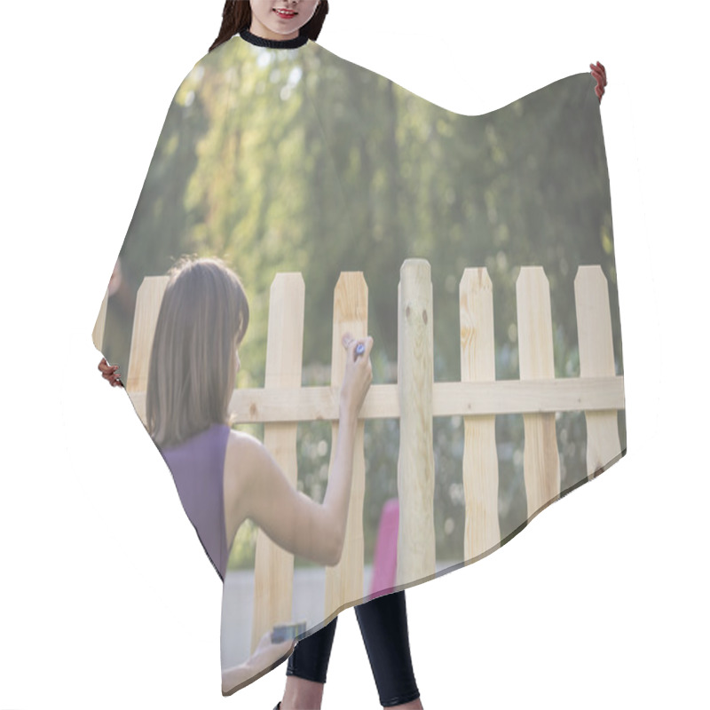 Personality  Woman Varnishing A Wooden Picket Fence Hair Cutting Cape