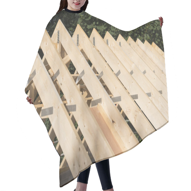 Personality  Timber Roof Trusses Hair Cutting Cape