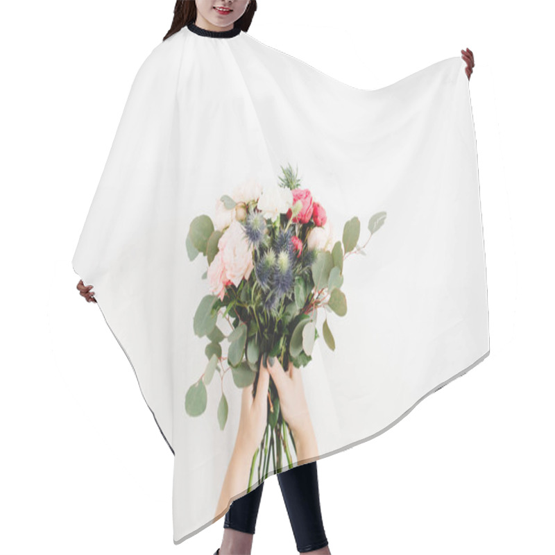 Personality  Beautiful Flowers Bouquet In Girl's Hands Hair Cutting Cape