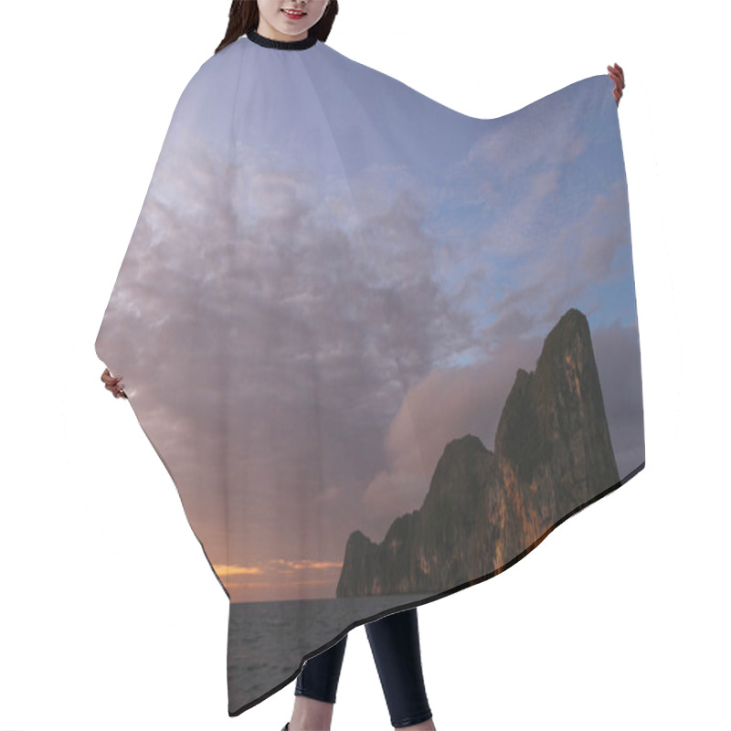 Personality  Rocky Formation Hair Cutting Cape