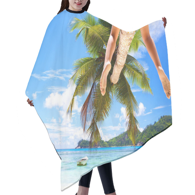 Personality  Woman's Legs On Palm Hair Cutting Cape