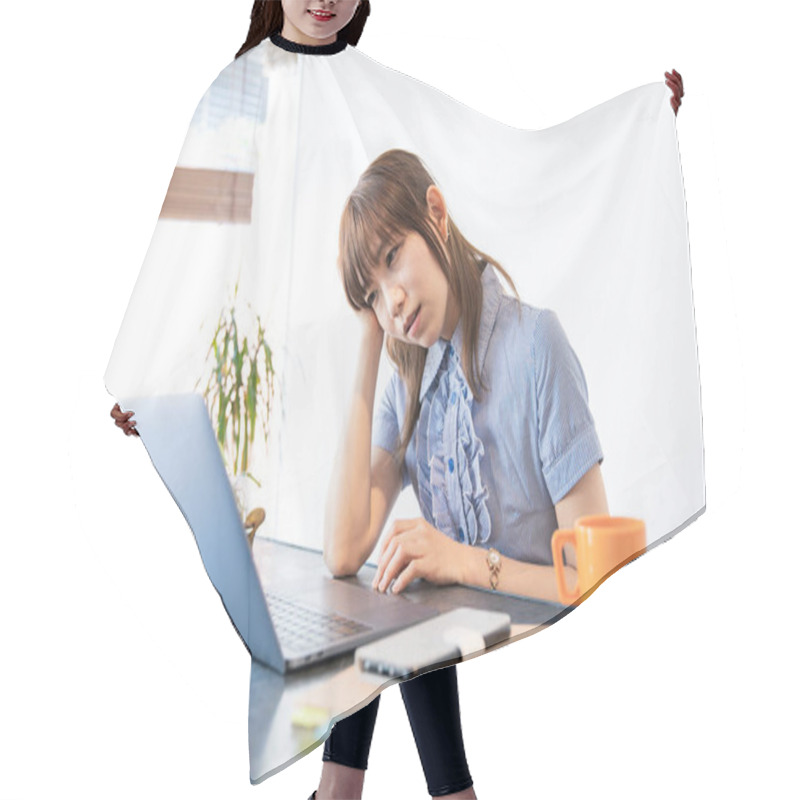 Personality  Asian Business Woman Tired Of Desk Work By Remote Work Hair Cutting Cape