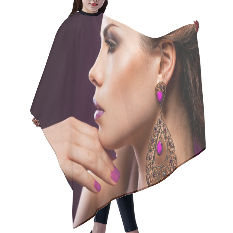 Personality  Elegant Fashionable Woman With Violet Jewelry Hair Cutting Cape