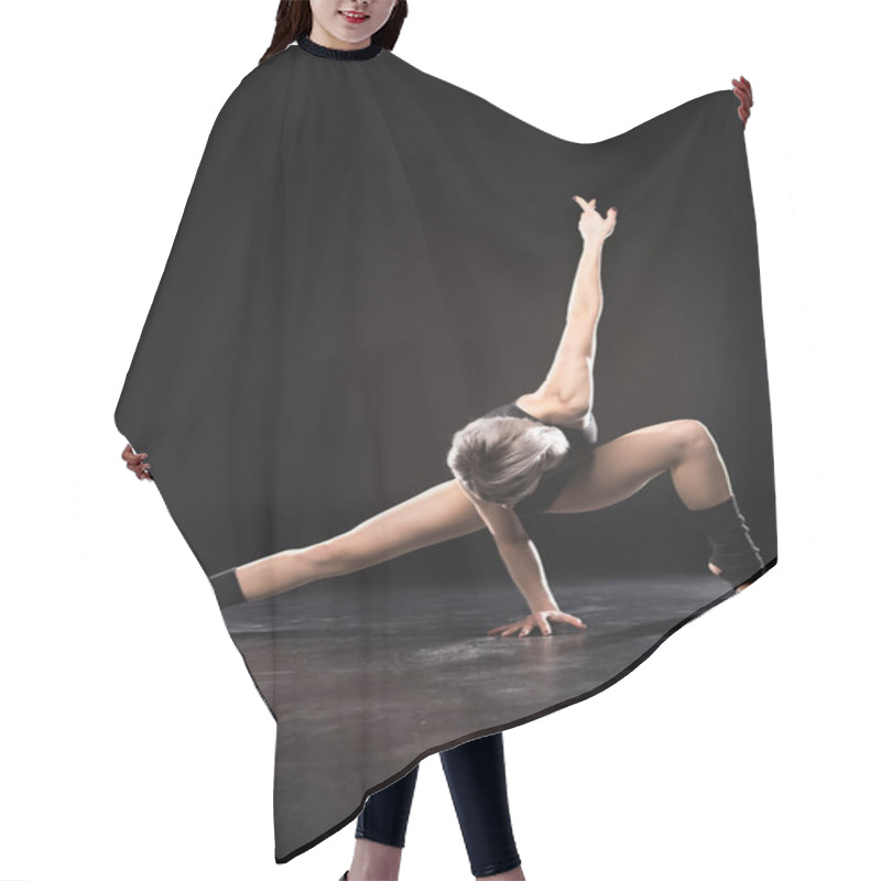 Personality  Young Dancer Posing Hair Cutting Cape