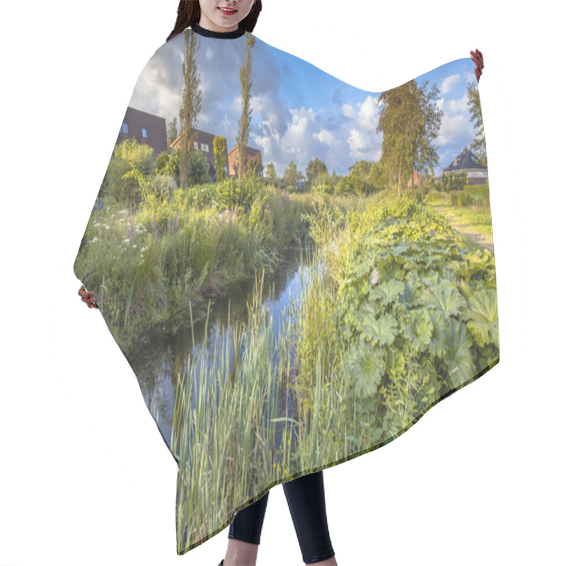 Personality  Ecological Drainage Canal Hair Cutting Cape