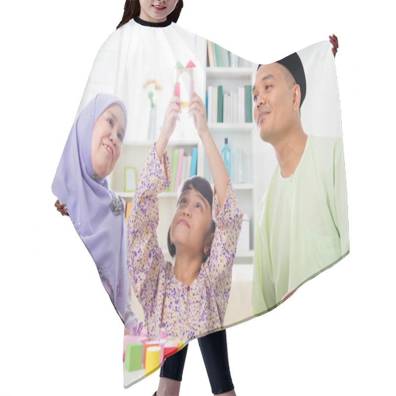 Personality  Building A Wooden Toy House Hair Cutting Cape