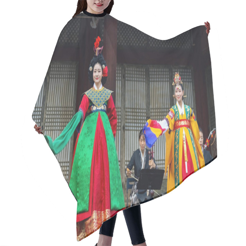 Personality  Korean Woman Dancer Wearing Traditional Korean Clothing Hanbok In The Gyeongbokgung Palace In Seoul South Korea Hair Cutting Cape