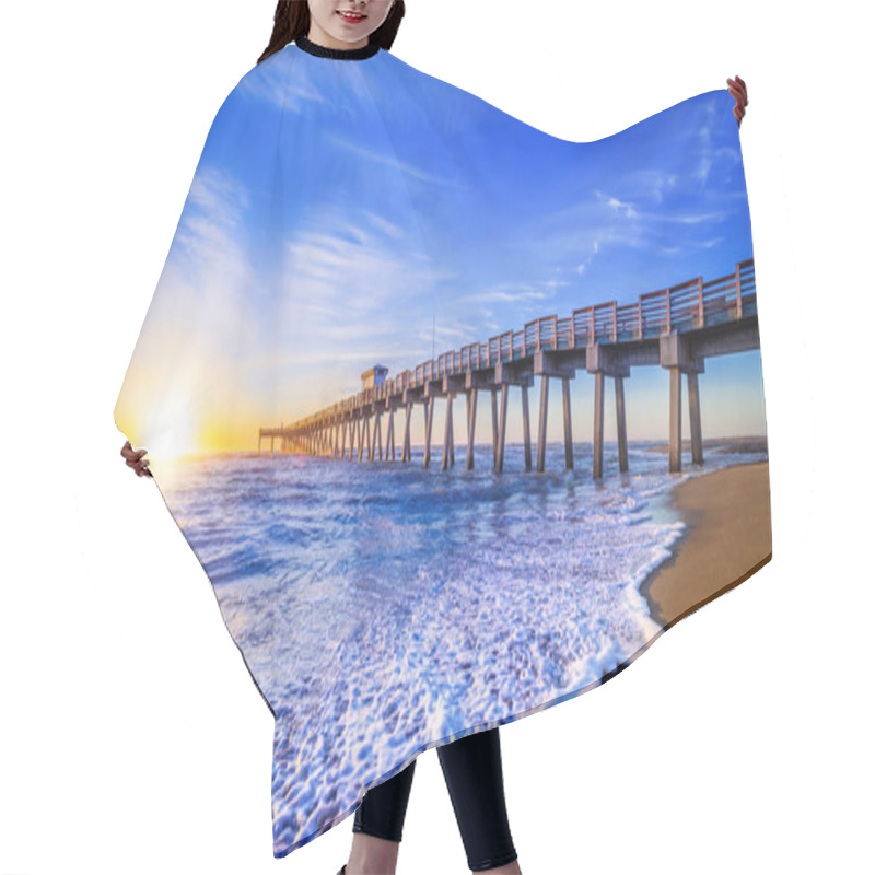 Personality  The Famous Pier Of Venice While Sunset, Florida Hair Cutting Cape