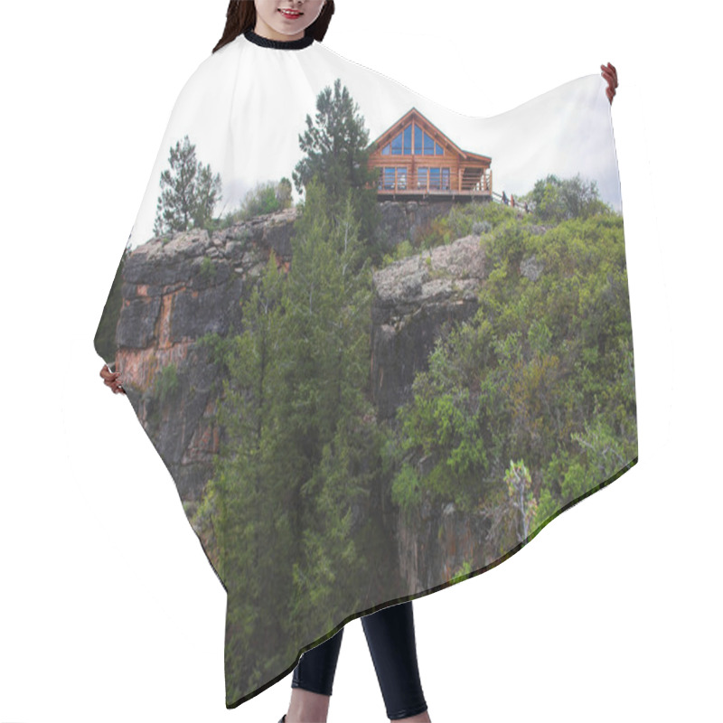 Personality  Wooden House Hair Cutting Cape