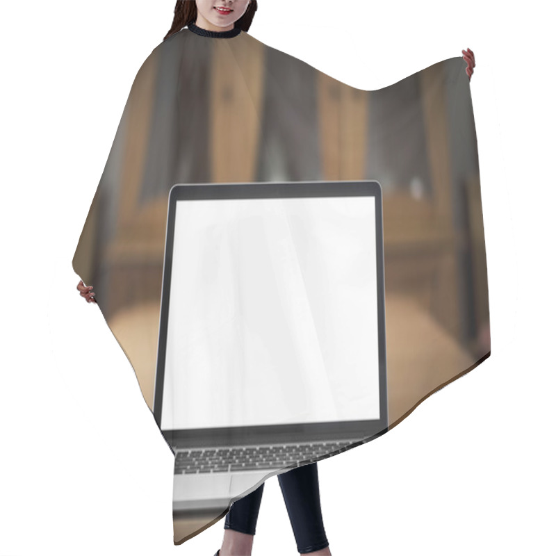 Personality  Laptop On The Desk Hair Cutting Cape