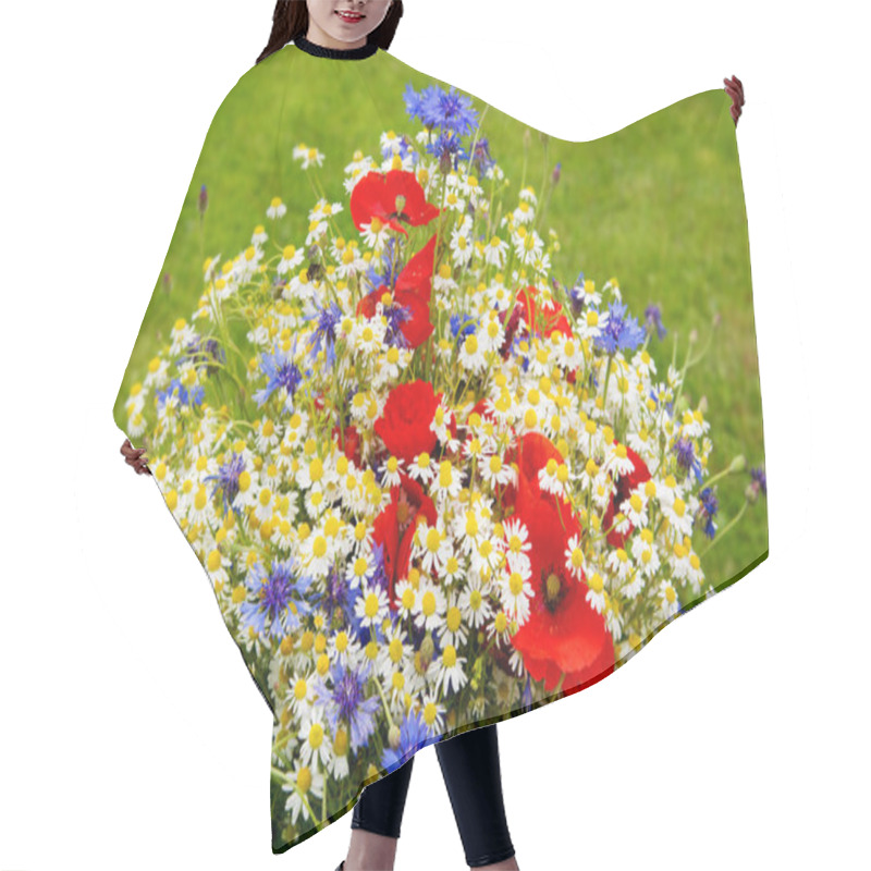 Personality  Wild Flower Bouquet . Hair Cutting Cape