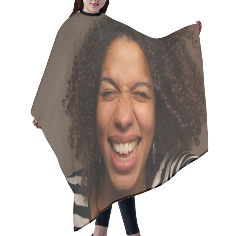 Personality  Beautiful Happy Afro Woman Hair Cutting Cape