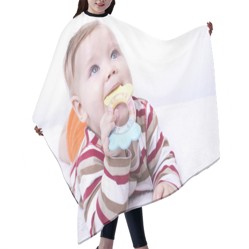 Personality  Infant With The Teether Hair Cutting Cape