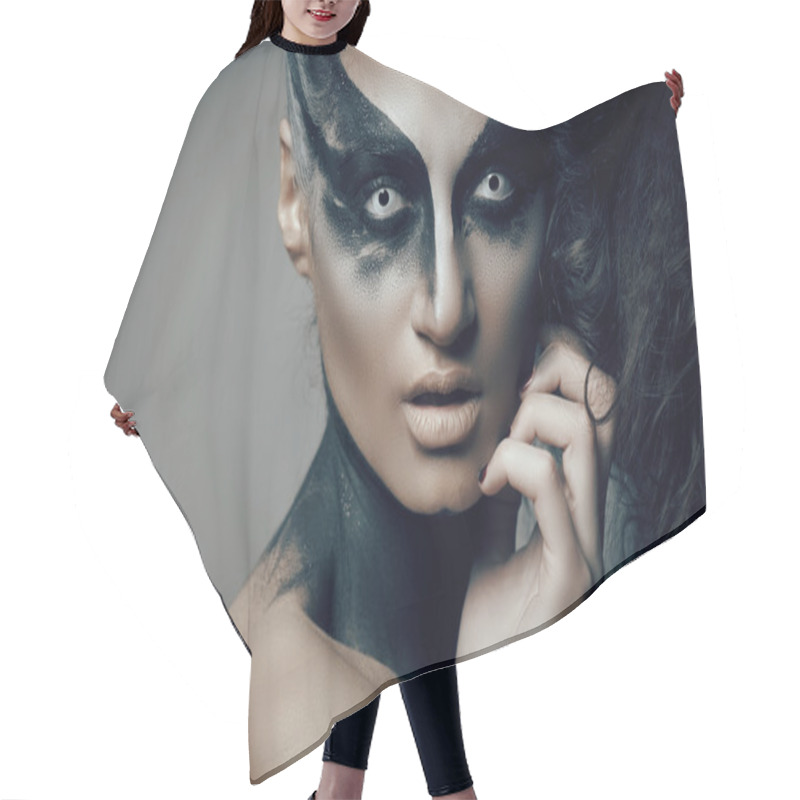 Personality  Fashion Crow Girl With White Eyes Hair Cutting Cape