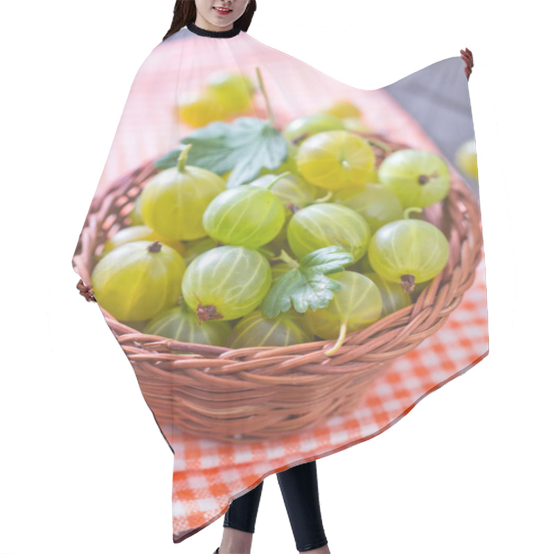 Personality  Gooseberry In Basket Hair Cutting Cape