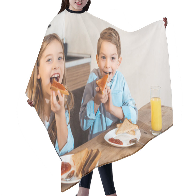 Personality  Selective Focus Of Happy Siblings Eating Toast Bread With Bread  Hair Cutting Cape