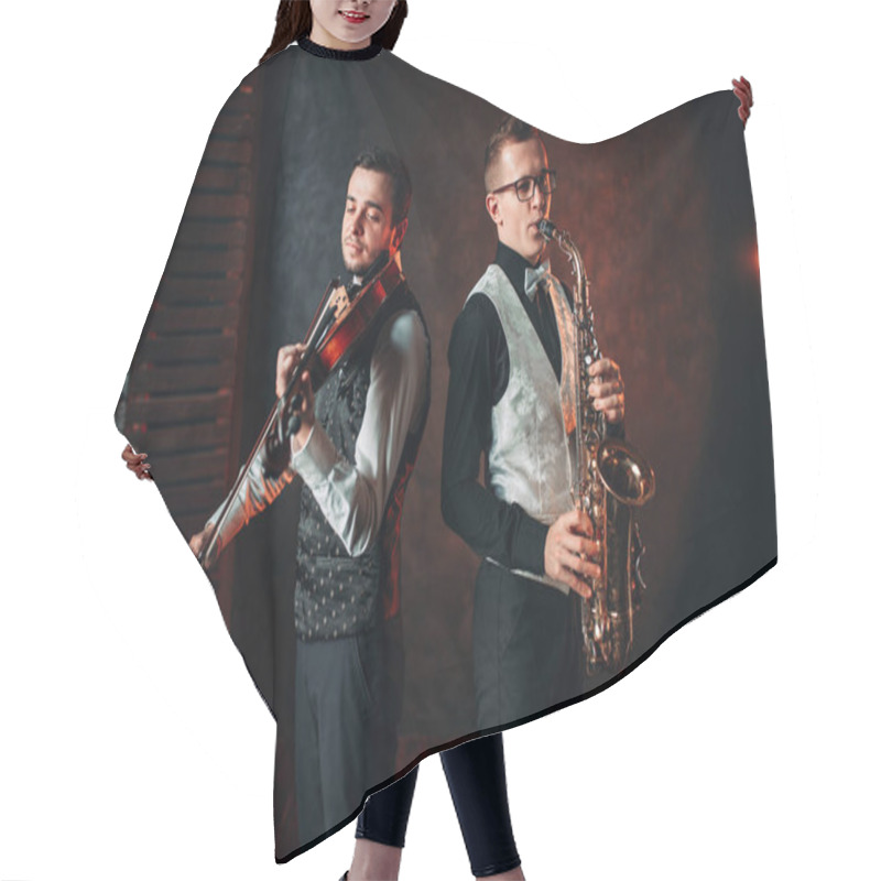 Personality  Male Musicians Playing Saxophone And Violin Hair Cutting Cape