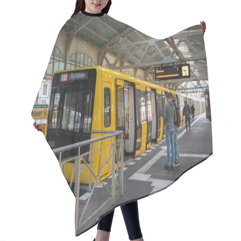 Personality  Berlin Germany - October 15, 2022, Transport Subway Train Train Yellow Cars At The Railway Station Hair Cutting Cape