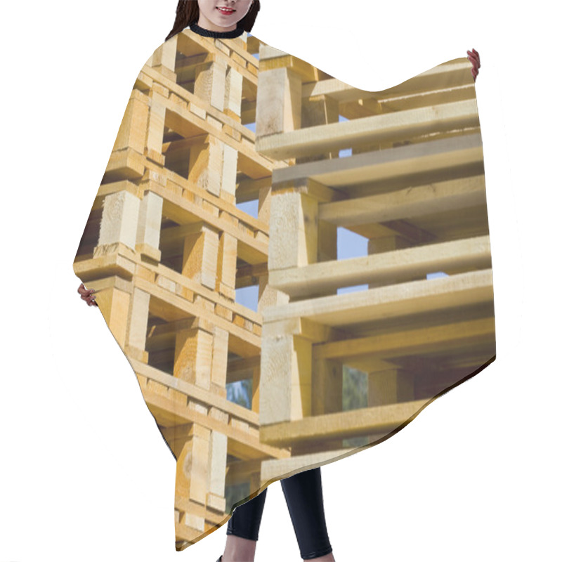 Personality  Wooden Shipping Pallets Hair Cutting Cape