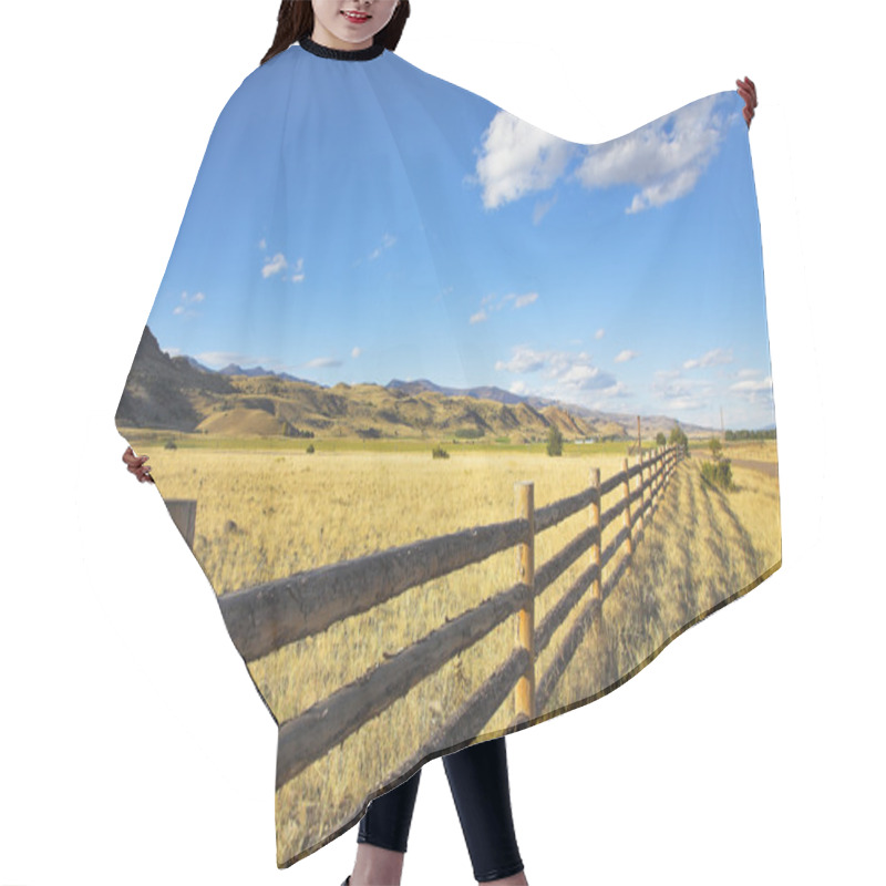 Personality  Fence. Hair Cutting Cape