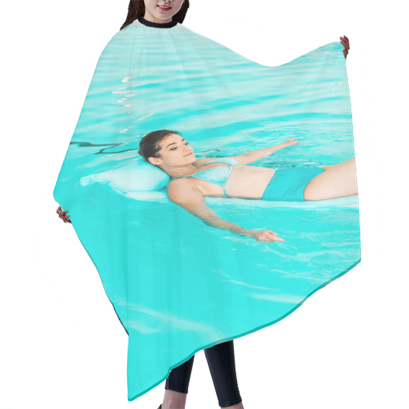 Personality  Attractive Woman Swimming On Floating Mattress In Swimming Pool Hair Cutting Cape