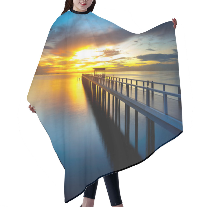 Personality  Bridge Into The Sea Hair Cutting Cape