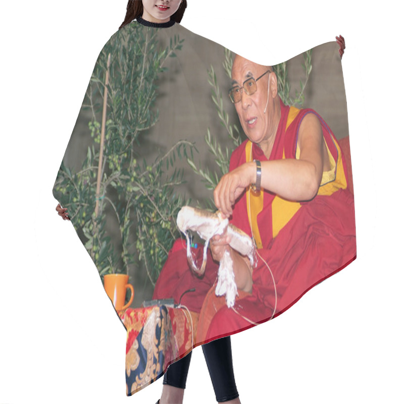 Personality  Dalai Lama Tenzin Gyatso Hair Cutting Cape