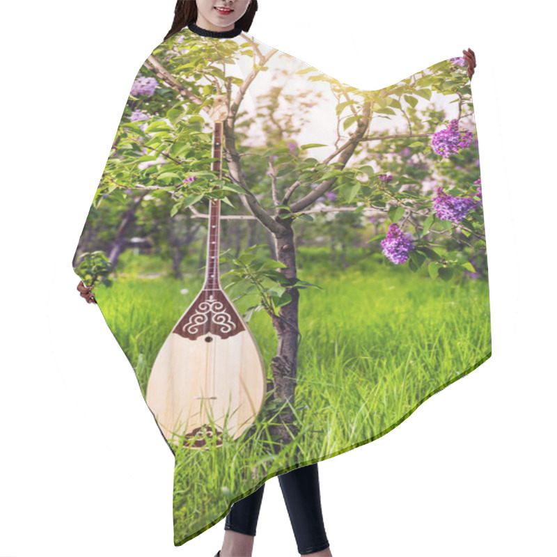 Personality  Dombra Kazakh Instrument Hair Cutting Cape