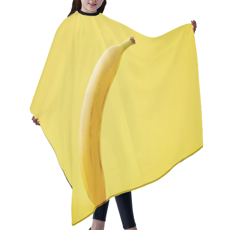 Personality  Close Up View Of Fresh Banana Isolated On Yellow Hair Cutting Cape