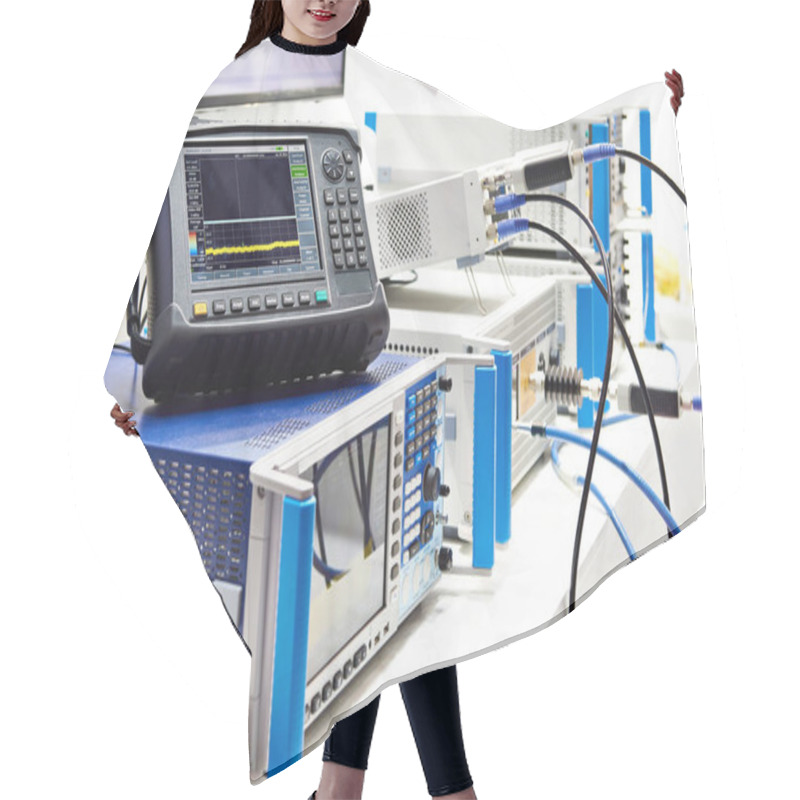 Personality  Digital Oscilloscope And Spectrum Analyzer Hair Cutting Cape