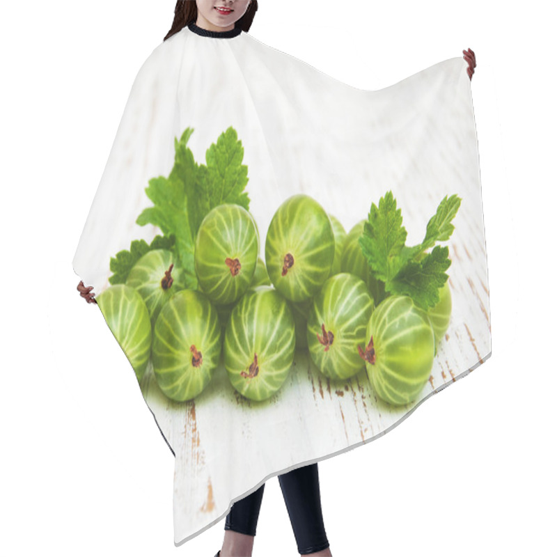 Personality  Gooseberries With Leaves Hair Cutting Cape