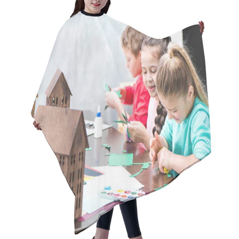 Personality  Schoolchildren Making Applique  Hair Cutting Cape