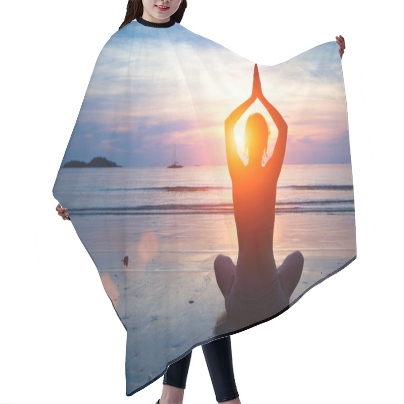 Personality  Young Woman Practicing Yoga Hair Cutting Cape