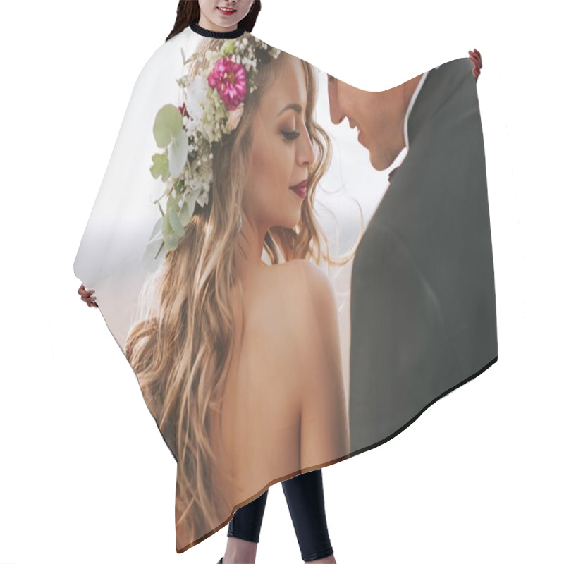 Personality  Happy Newlyweds Couple Hair Cutting Cape