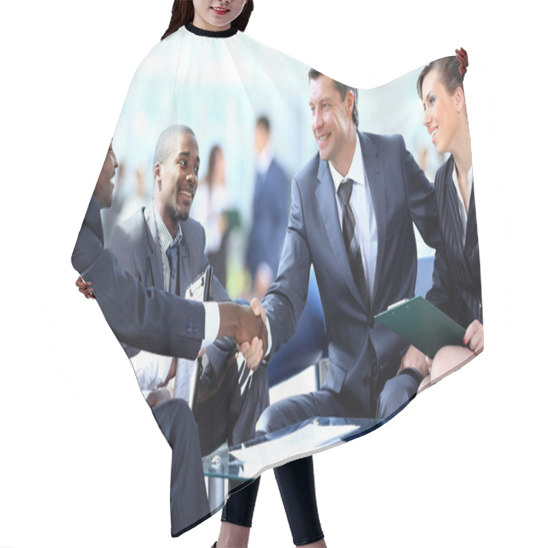 Personality  Business People Shaking Hands Hair Cutting Cape