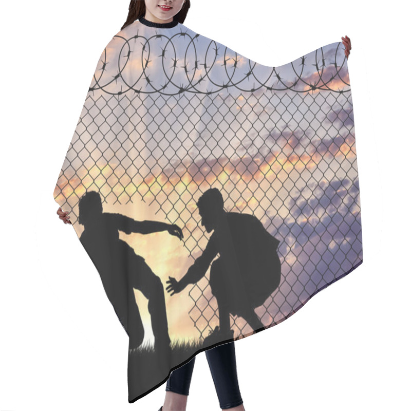 Personality  Silhouette Of Refugees Crossed The Border Hair Cutting Cape