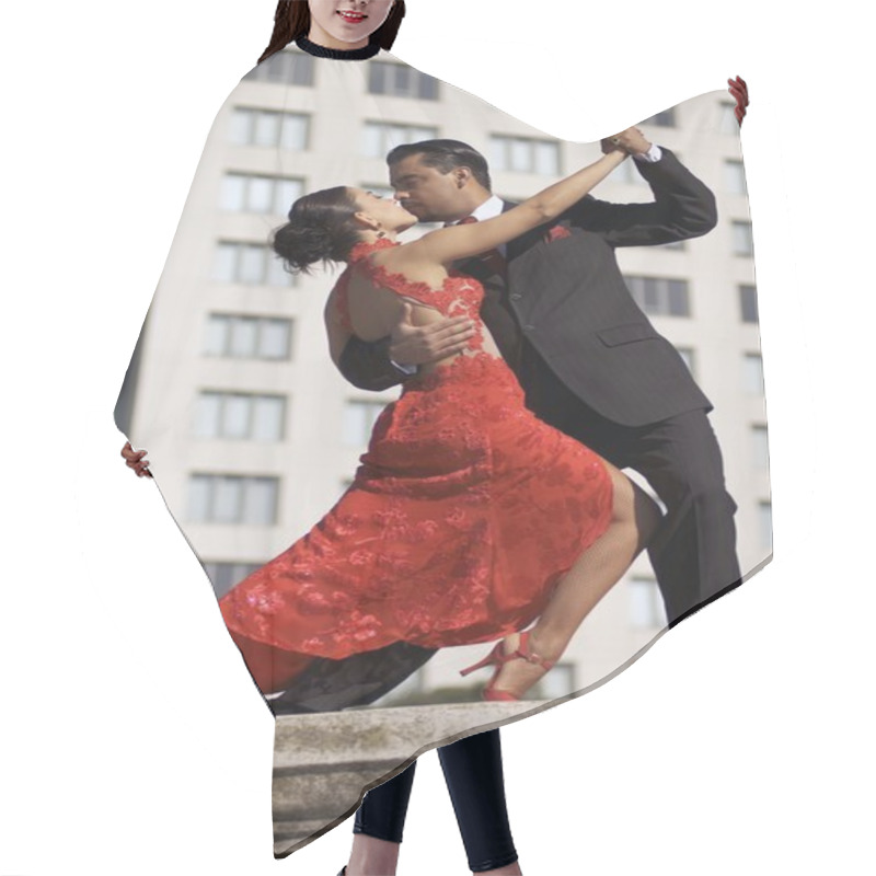 Personality  Couple Dancing Tango Hair Cutting Cape