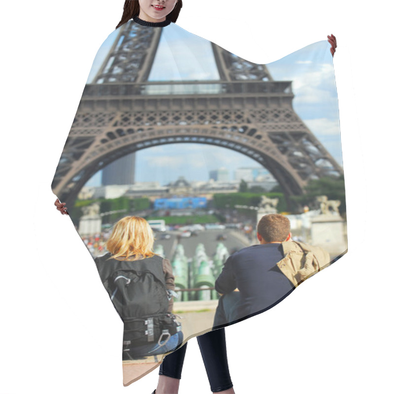 Personality  Young Tourists Enjoying The View Of Eiffel Tower In Paris, France. Hair Cutting Cape