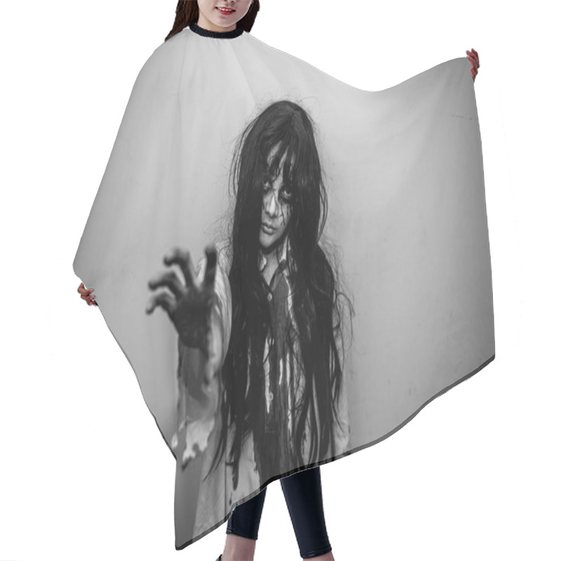 Personality  Portrait Of Asian Woman Make Up Ghost Face, Zombie, Halloween Concept Hair Cutting Cape