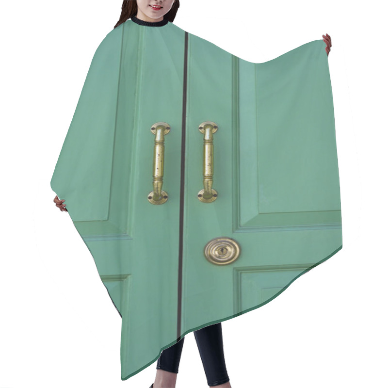 Personality  Green Door Close Up Hair Cutting Cape