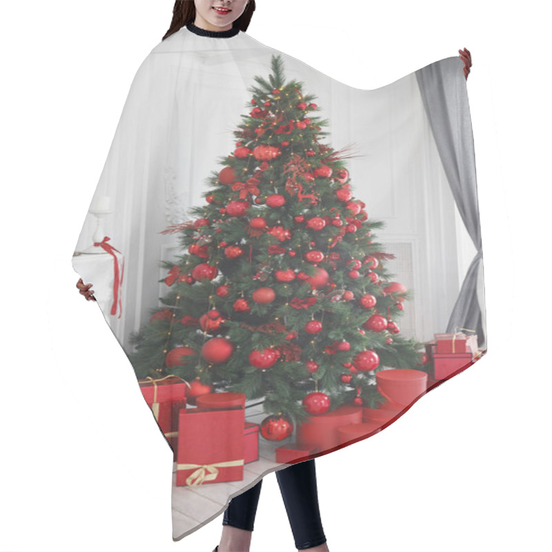 Personality  Christmas, New Year White Interior With Decorated Fir Tree, Red Balls, Red Gifts Boxes, Grey Curtains Hair Cutting Cape