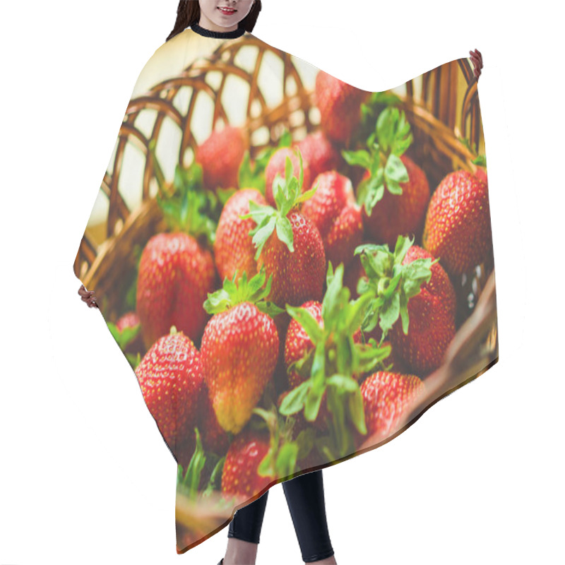 Personality  Close-up View Of Fresh Strawberries In A Basket Hair Cutting Cape