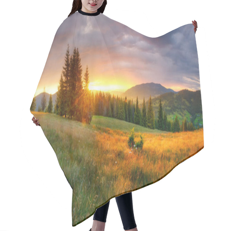 Personality  Mountain Landscape Hair Cutting Cape