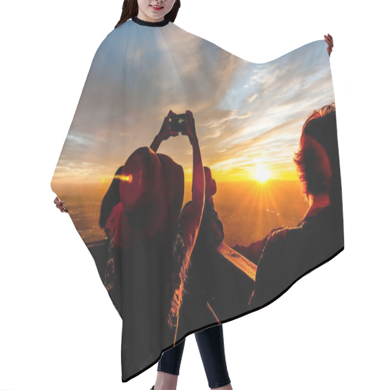 Personality  Tourists Silhouetted Watch And Photograph Brilliant New Mexico S Hair Cutting Cape